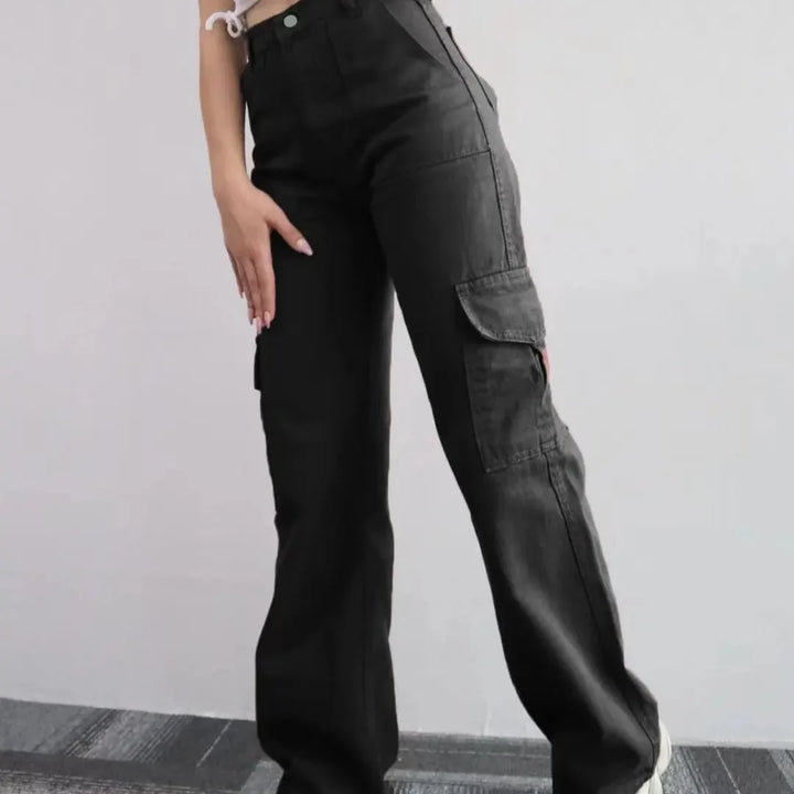 Kule Y2K cargo bukser for dame, med avslappet og baggy design, super trendy.