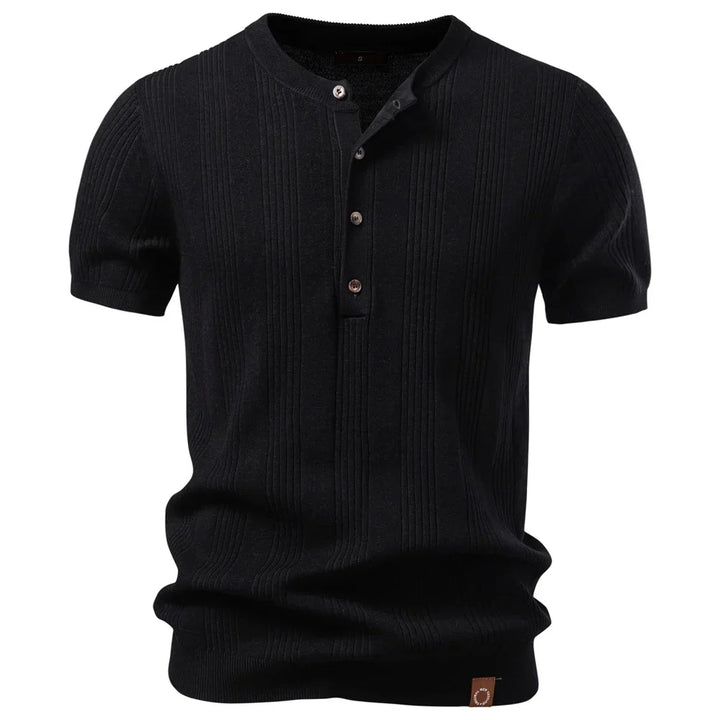 Myk, pustende herre Henley t-skjorte med korte ermer og knapper, perfekt for komfortabel sommerstil.