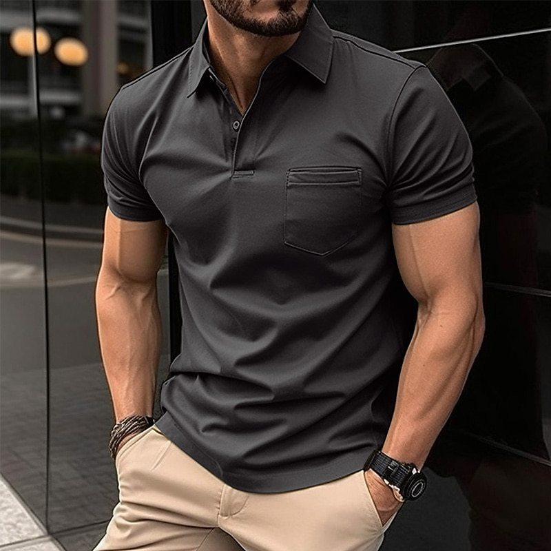 Komfortabel pustende herrepolo. Elegant sommerskjorte for fritid og en avslappet, men stilig look.