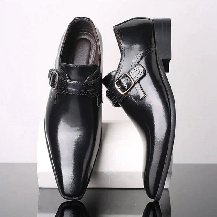 Detaljbilde av tidløse herre oxford sko som kombinerer eleganse, komfort og klassisk stil for enhver mann.