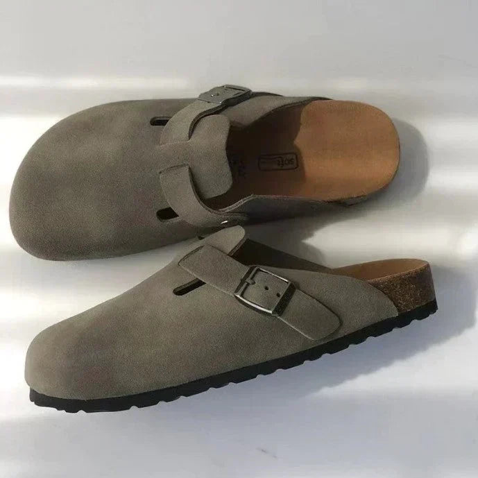 Komfortable herresandaler med åpen tå og justerbare stropper. Lette sommersko for menn, perfekt til casual bruk.