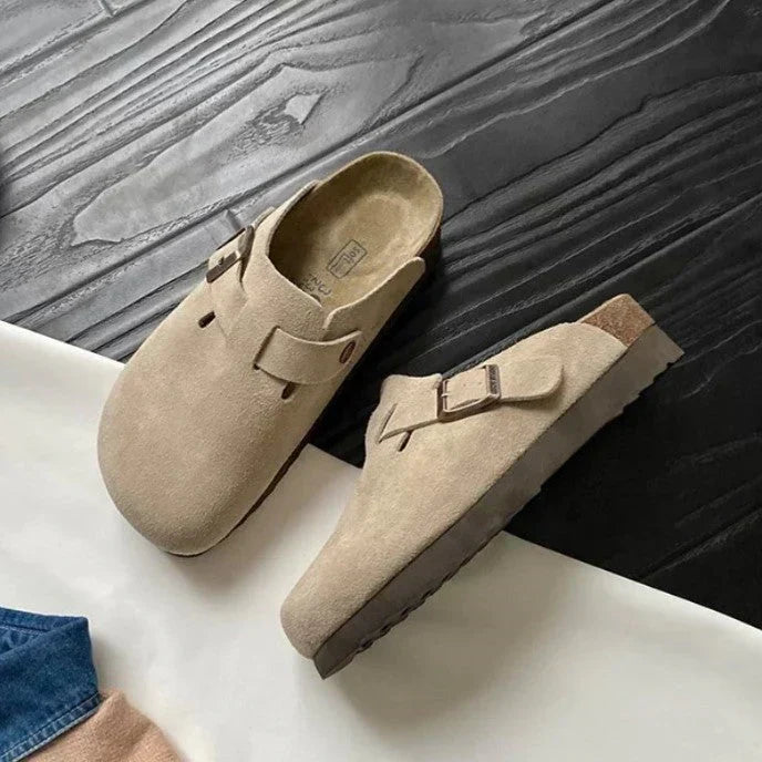 Stilige og lette herresandaler; ideelle strandsko og casual sommersko. Komfortable og justerbare fritidssandaler for menn.