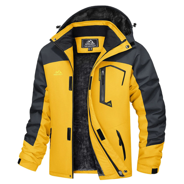 Grønn herre parkas for skikjøring, vanntett og varm, med romslige lommer.