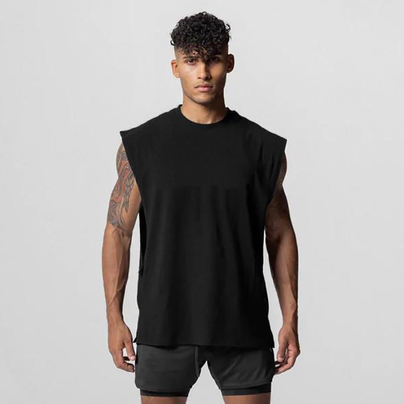 Hvit herre singlet med åpen side, designet for maksimal bevegelsesfrihet under trening.