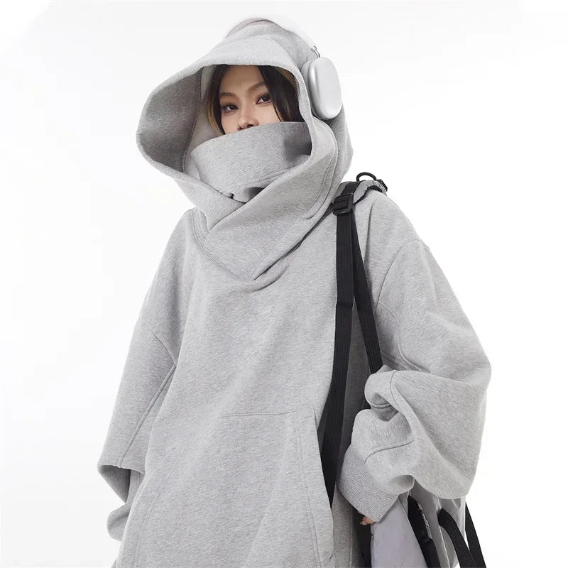 Menns oversized Y2K hettegenser med høy hals i ninja-stil. Komfortabel streetwear hoodie for menn.