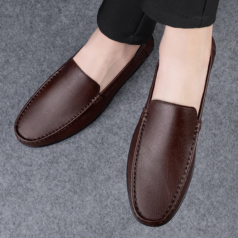 Blå komfortsko for menn, slip-on loafers med elegant finish.