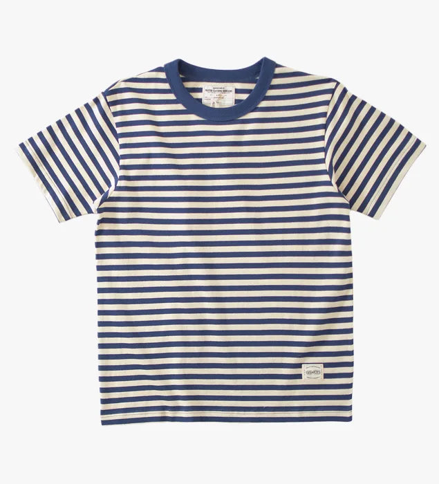 Stripet Y2K herre T-skjorte i retrostil. Vintage sommertopp, perfekt for casual streetwear-mote.