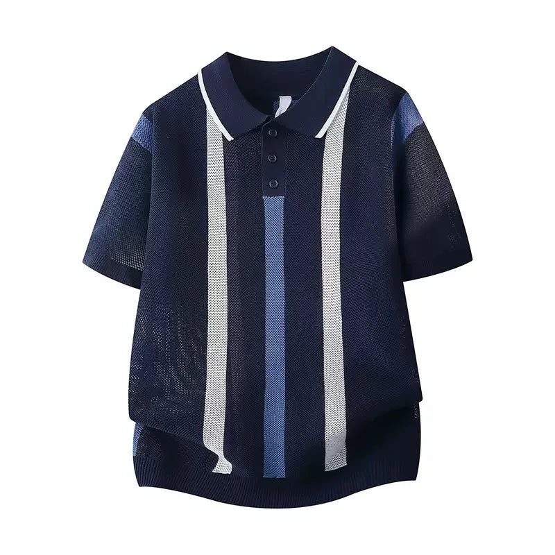 Khaki herre retro poloskjorte med klassisk krage og knapper. Kortermet sommertopp i komfortabelt stoff.