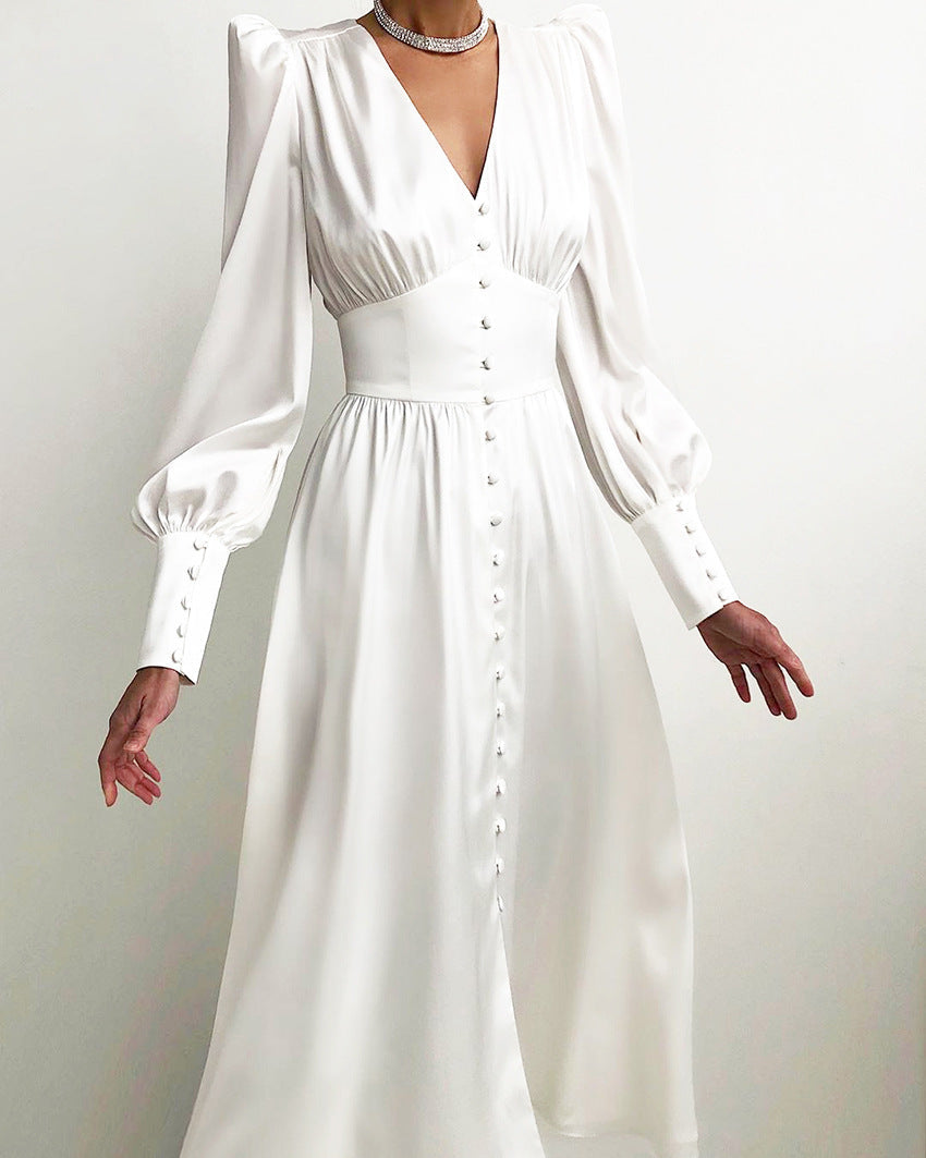 Lang, elegant dame satengkjole. Ideell som festkjole, selskapskjole eller til spesielle anledninger.