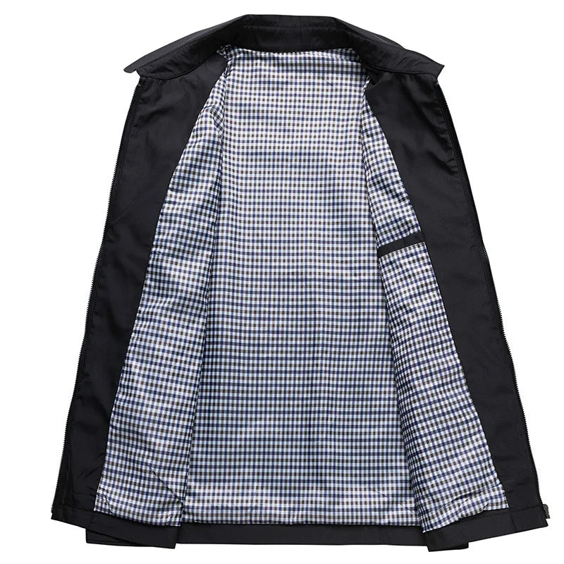 Lett og tynn herrejakke i business casual stil, med stilig ståkrage for fritid og hverdagsbruk om våren/høsten.