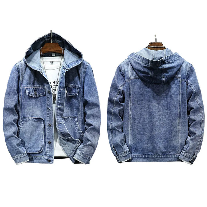 Komfortabel og stilfull herre hettejakke i denim. En perfekt vår- og høstjakke for en avslappet look.