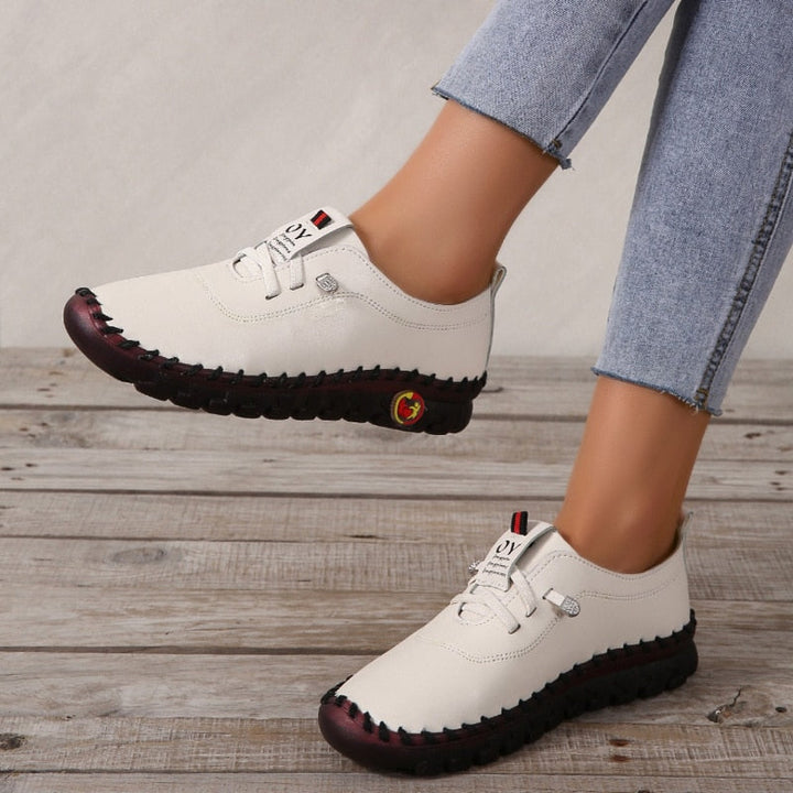 Grå ortopediske loafers for kvinner. Med sklisikker såle og buestøtte for komfort hele dagen.