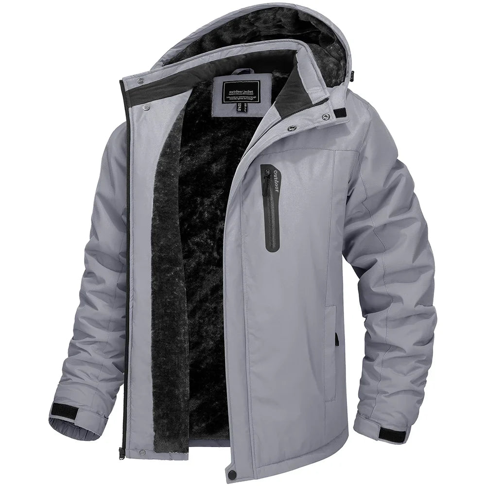 Slitesterk herre softshelljakke, vanntett og vindtett, med varm fleece innside, til allsidig bruk.