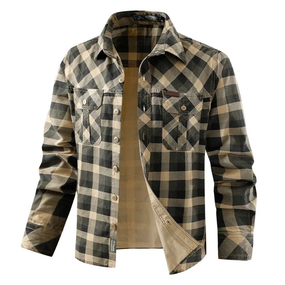 Grønn/khaki rutete bomullsskjorte for herre. Perfekt som langermet overshirt til fritid og hverdag.