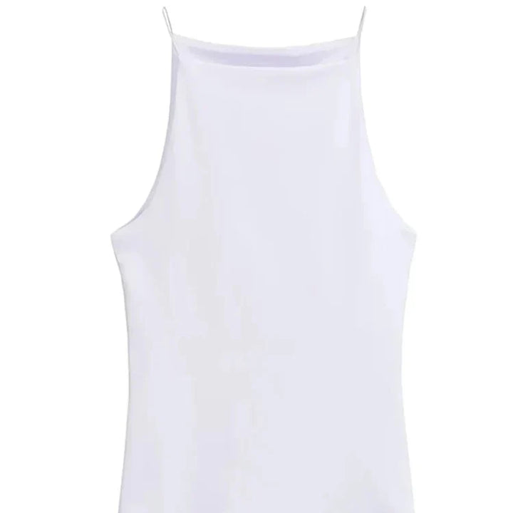 Allsidig dame topp; elegant haltertopp og casual camitopp med tynne stropper. Perfekt sommermote.