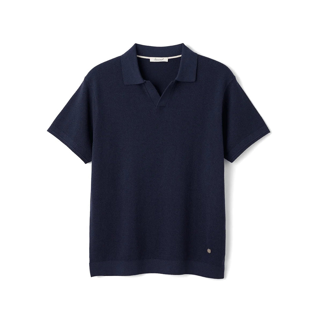 Elegant herre strikket polo, perfekt for business casual og avslappet sommerbruk. Myk og pustende.
