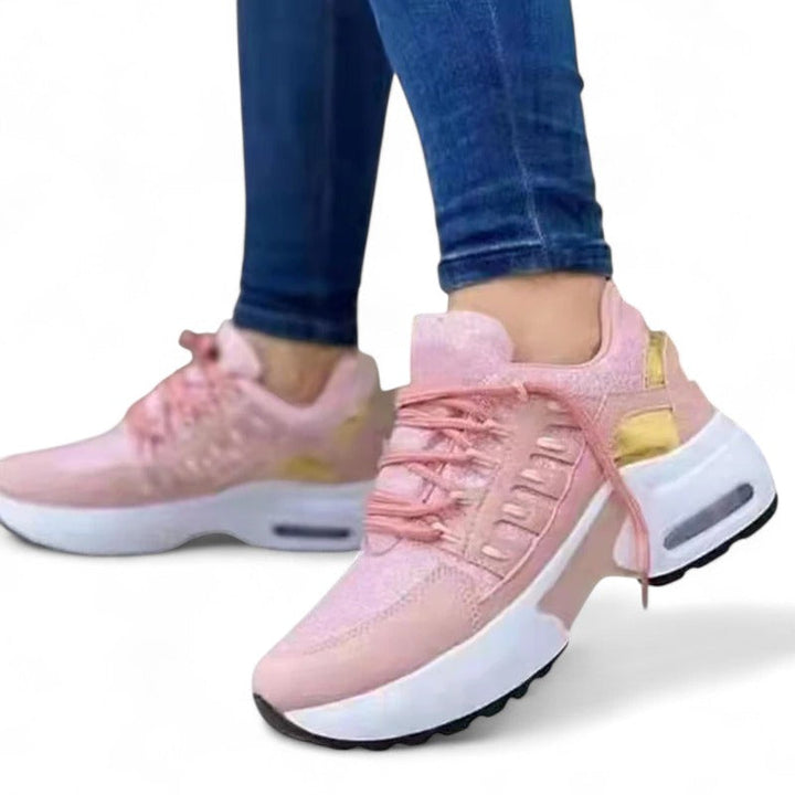 Stilige, sklisikre slip-on flatsko for damer. Komfortable hverdagssko med pustende design.