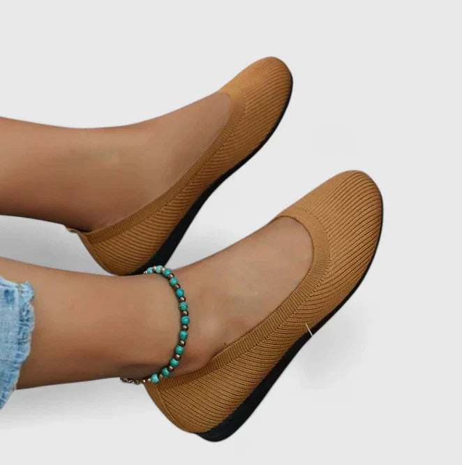 Aktive slip-on sko for kvinner, passer perfekt til utendørsaktiviteter og uformell stil.
