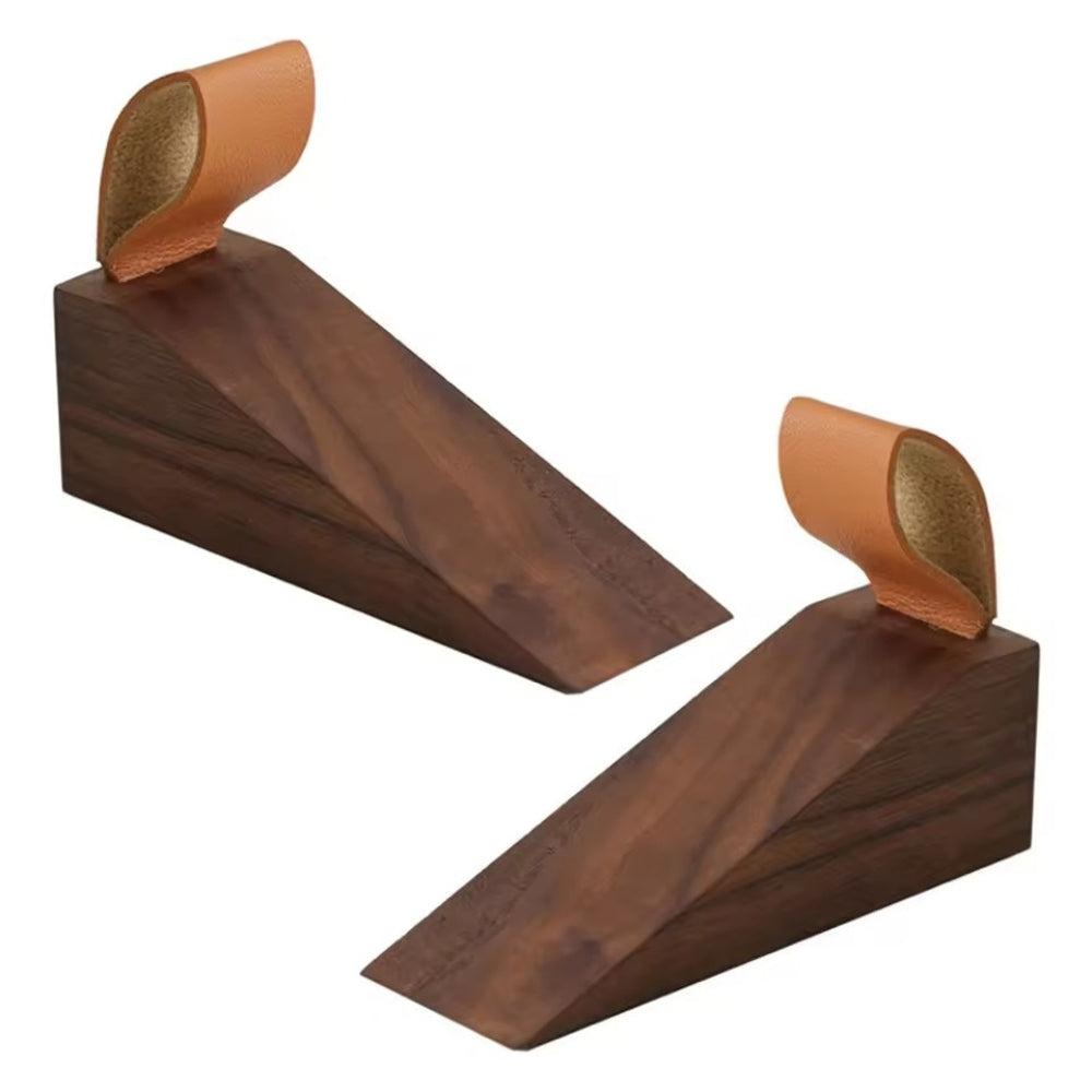 Tre dørstopper for stue og kontor, sikrer dør og interiør med naturlig og elegant design.