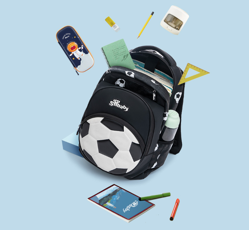 Romslig fotballryggsekk, egnet som skolesekk og sportssekk. Perfekt for fotballutstyr.