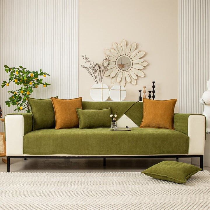 Gi nytt liv til stuen! Stretchbart sofatrekk forvandler din gamle sofa raskt og rimelig.