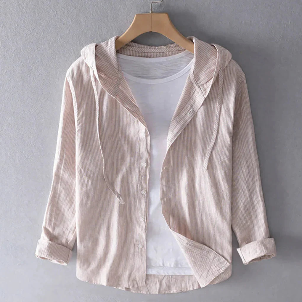 Behagelig, lett kvinnebluse med korte ermer, ideell for sommer og varme dager.
