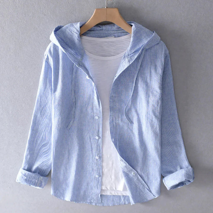 Elegant, avslappet kvinnebluse med knappelukking, ideell for hverdag eller ferie.