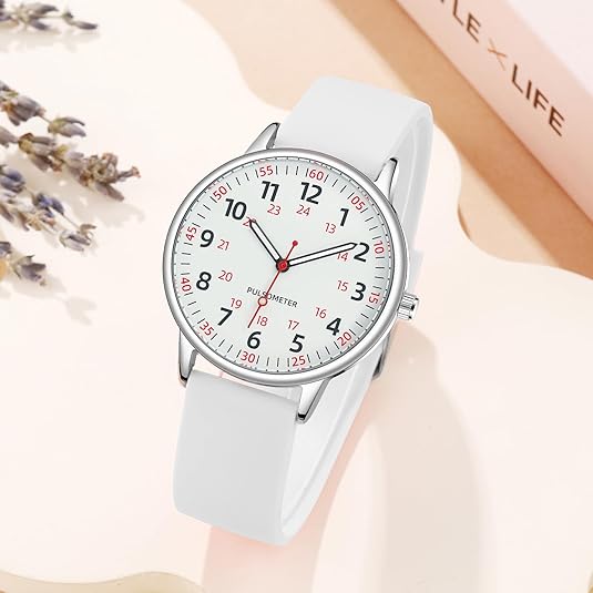 Stilren unisex sykepleierklokke, vanntett med sekundviser for effektivt arbeid.
