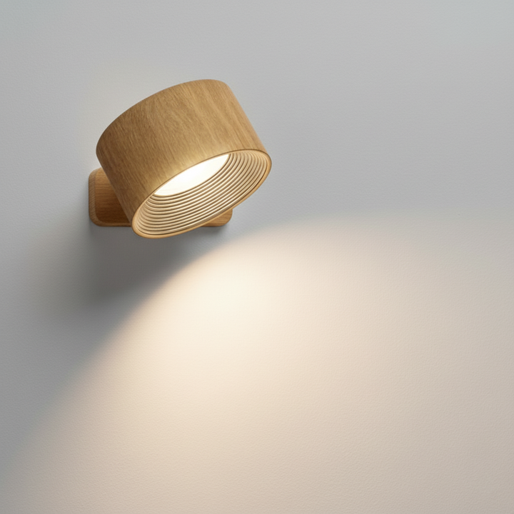 Justerbar 360° trådløs LED-vegglampe, perfekt for målrettet lys som leselampe ved sengen eller sofaen.