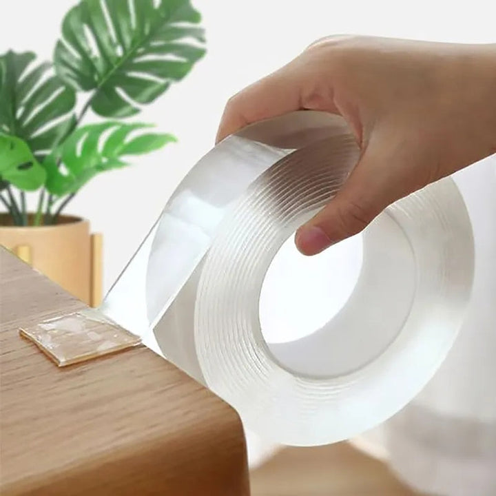 Supersterk, gjennomsiktig dobbeltsidig nano-tape på rull. Fest enkelt uten å skade overflater eller etterlate spor.