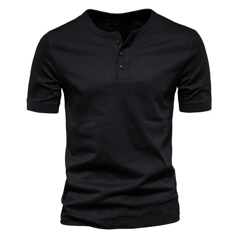 Pustende menns Henley sommerskjorte i myk bomull, perfekt for casual og elegant stil.