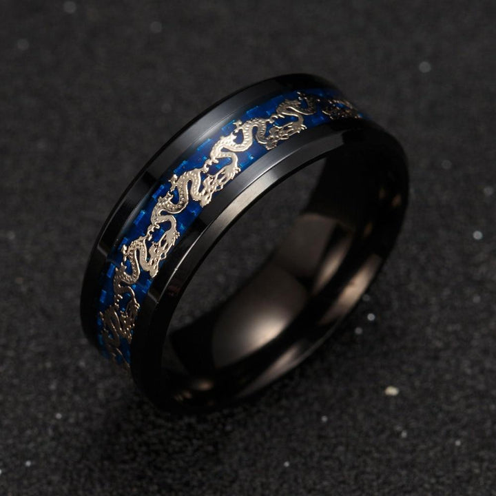 Stilig unisex ring med detaljert keltisk drage i skinnende titanstål.