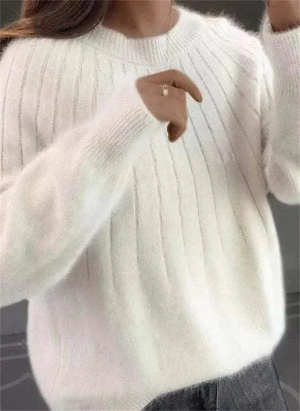 Klassisk strikket genser for damer, designet for varme og stil i vintermånedene, allsidig.