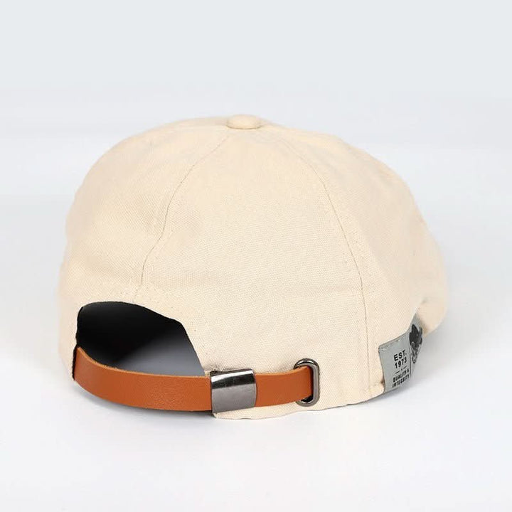 Mote-beret i fransk stil, laget av kvalitetsull. En tidløs og elegant hatt for høst og vinter.