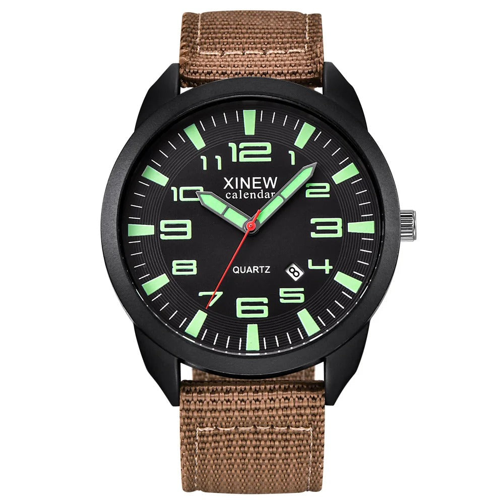 Elegant unisex klokke med justerbart armbånd og lysende urskive, en tidløs gave for både menn og kvinner.