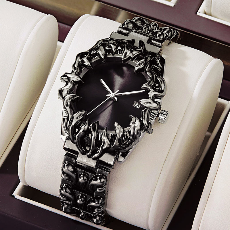 Moderne unisex statement klokke med skulpturell design. Elegant, dristig og allsidig tilbehør.