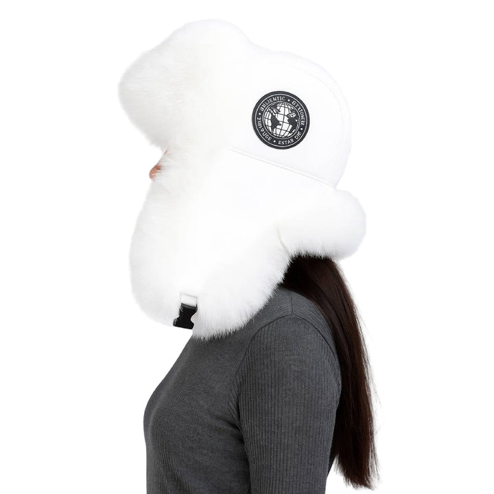 Unisex vinterlue med øreklaffer for optimal varme og kuldebeskyttelse. Ideell for ski og utendørsaktiviteter.
