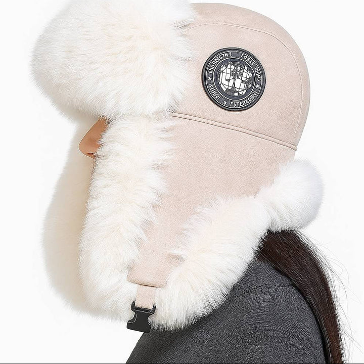 Komfortabel unisex vinterlue med øreklaffer for allsidig bruk. Varm og ideell for kalde dager ute.
