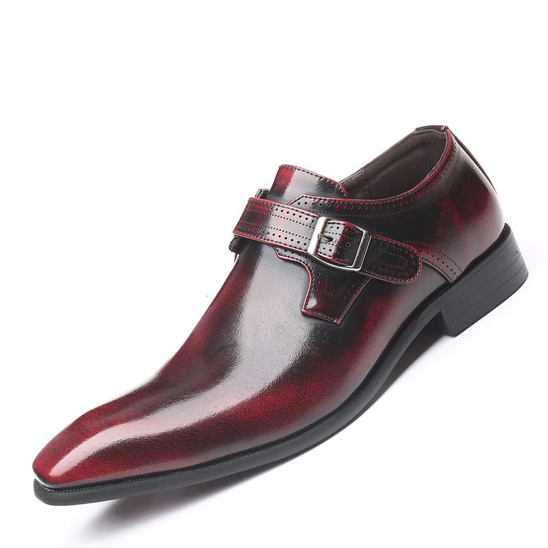 Nærbilde av elegant herre oxford sko i skinn, perfekt for formelle anledninger og tidløs stil.