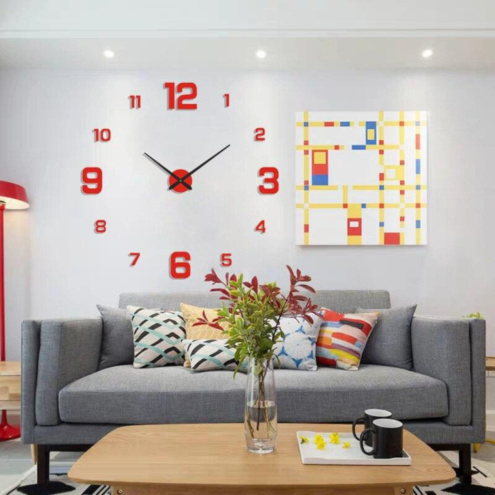 Elegant DIY veggklokke i moderne design som sentralt dekorobjekt i en stue. Hjemmedekor.