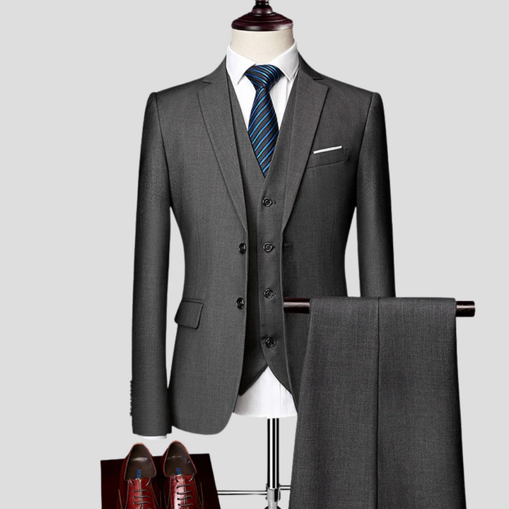 Formell business dress for menn, klassisk og komfortabel for lange arbeidsdager og møter.