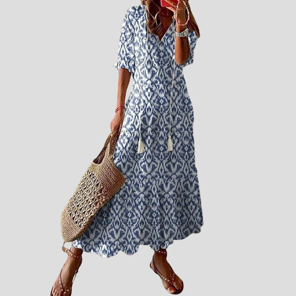 Lang bohemsk maxikjole for kvinner i luftig boho stil. Elegant og komfortabel sommerkjole.