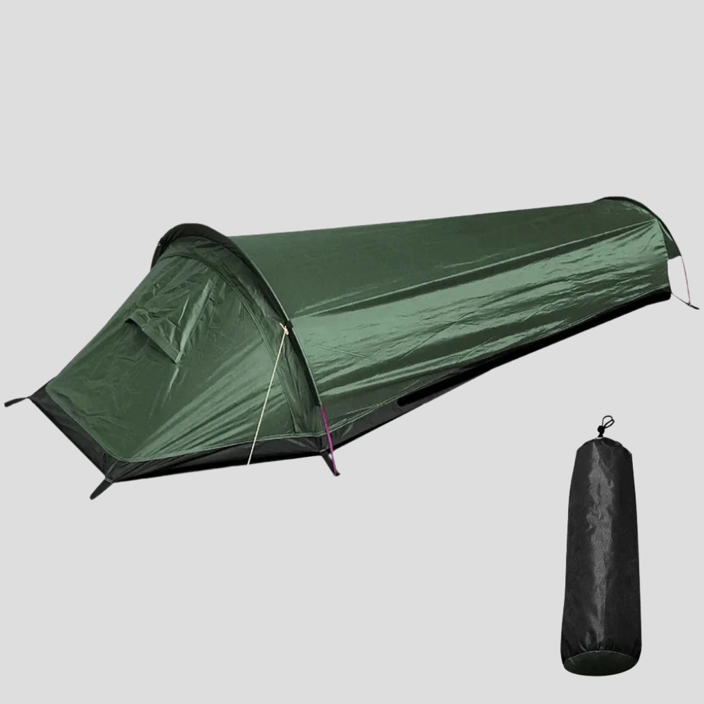 Kompakt vanntett enmannstelt for friluftsliv i oransje og grønt. Ideelt for fottur og solo camping.
