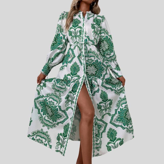 Elegant maxikjole med paisleymønster, lange ermer. En mønstret sommer- eller festkjole.