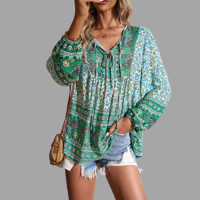 Oversized bohemsk tunika for dame. Paisley-design & snøring. Komfortabel og løs passform, ideell som casual klær.
