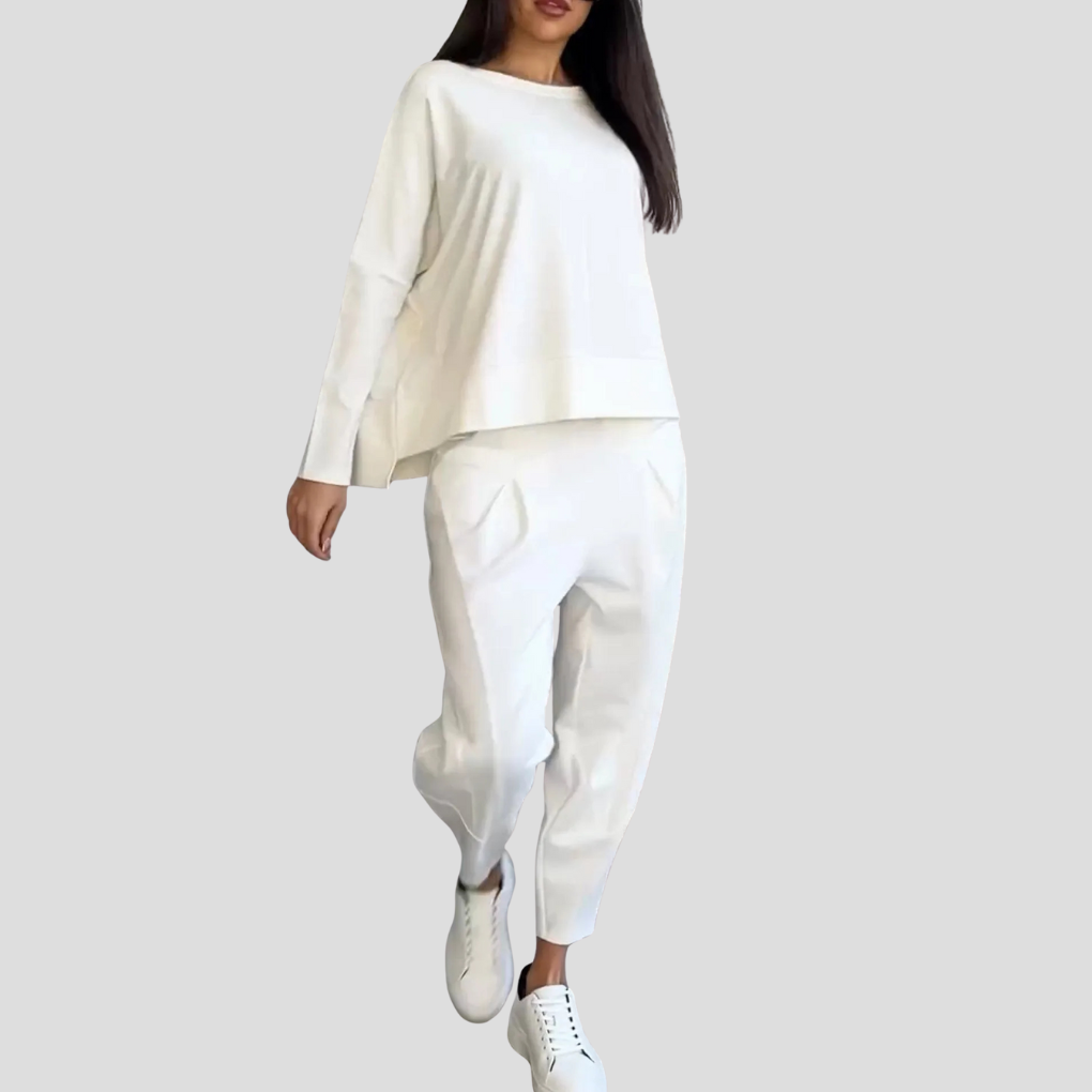 Stilig 2-delt damesett, ideelt for en polert look fra vår til høst, lett å style.
