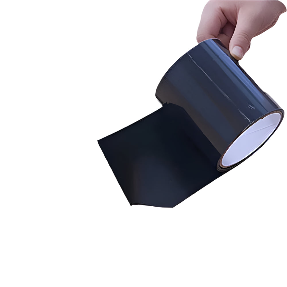 Sort, selvklebende vanntett tape fikser taklekkasje. Sterk og holdbar polymer for utendørs reparasjon.