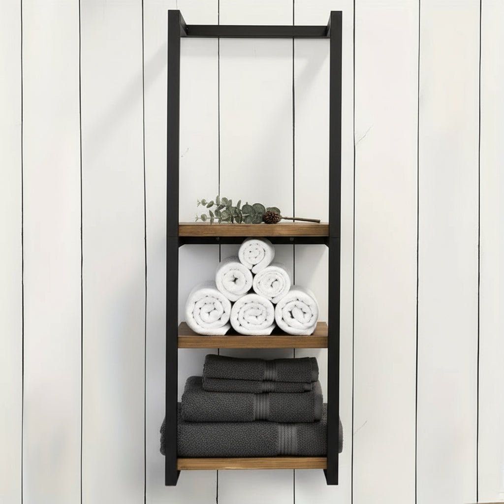 Stilren vegghengt håndkleholder til baderom. Perfekt for moderne baderomsinnredning og håndkleorganisering.