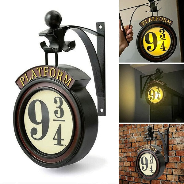 Magisk Harry Potter dekorativ vegglampe. Plattform 9 3/4 fortryller rommet med et mykt stemningslys. Perfekt nattlys.