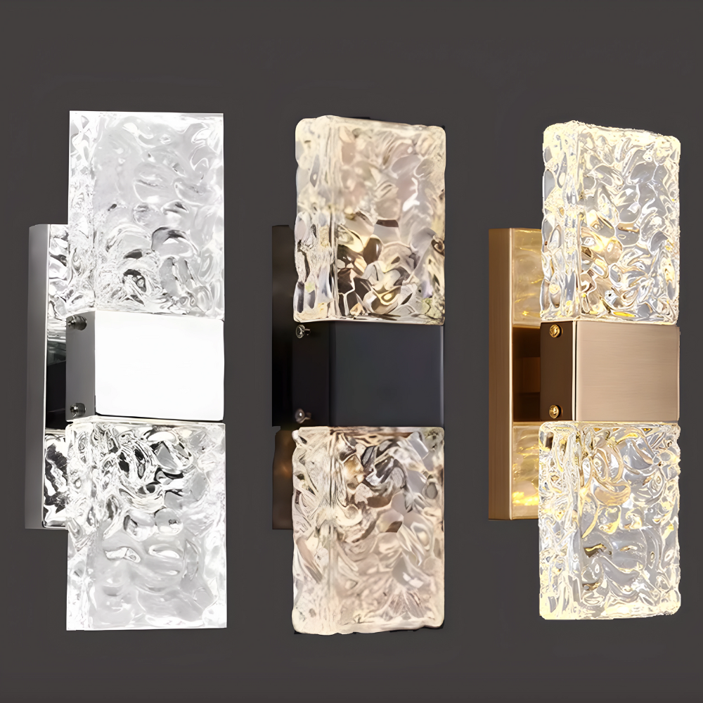 Design vegglampe i krystall med energieffektive LED-lys for elegant belysning i gang eller entré.